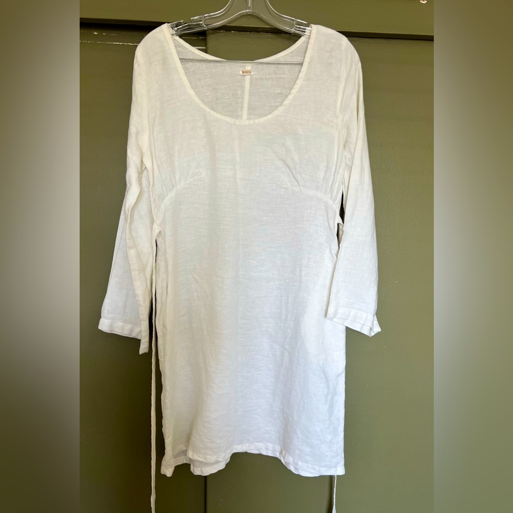 COPY - White long sleeve linen dress back tie